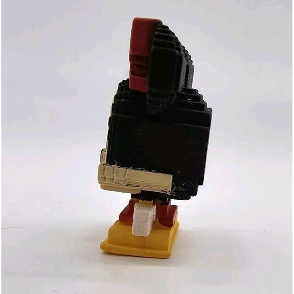 Disney Doorables Pixel Perfect Special Edition 8-bit Minnie Mouse - Picture 5 of 7